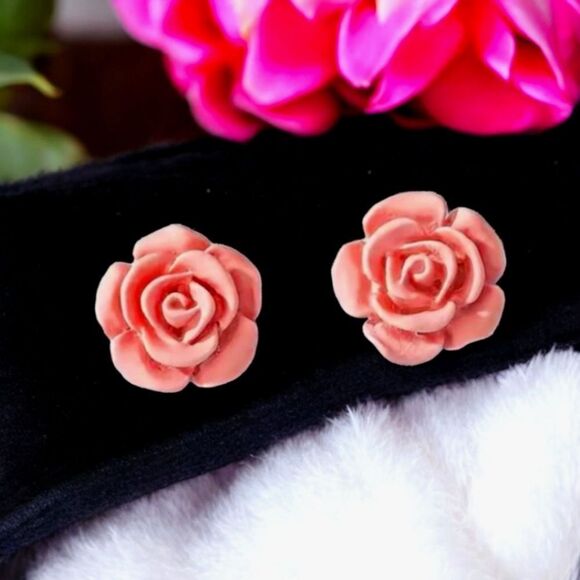 Small Rose Earrings Pink Pierced Ear Stud Post Women's Jewelry Gift Romantic NEW - Picture 1 of 7